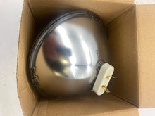 Load image into Gallery viewer, Pacific (x6) 300PAR/MFL GE (x1) 300PAR56/WFL 300W Bulbs *Lot of (7) Bulbs* (Open Box)