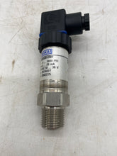 Load image into Gallery viewer, WIKA 8342275 Pressure Transmitter, 0-3000 PSI (Open Box)