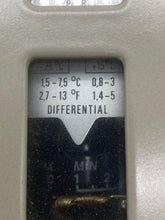 Load image into Gallery viewer, Danfoss 017-501466 RT3 Thermostat, Temperature Control (Open Box)