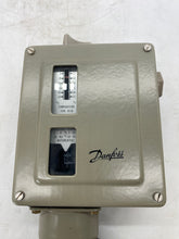 Load image into Gallery viewer, Danfoss 017-518066 RT26 Thermostat, Temperature Control (Open Box)