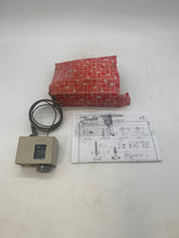 Load image into Gallery viewer, Danfoss 060L112166 KP77 Thermostat, Pressure Switch (Open Box)