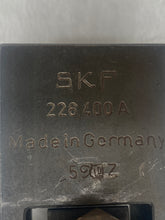 Load image into Gallery viewer, SKF 226400A 226400B Oil Injector, Incomplete (For Parts)