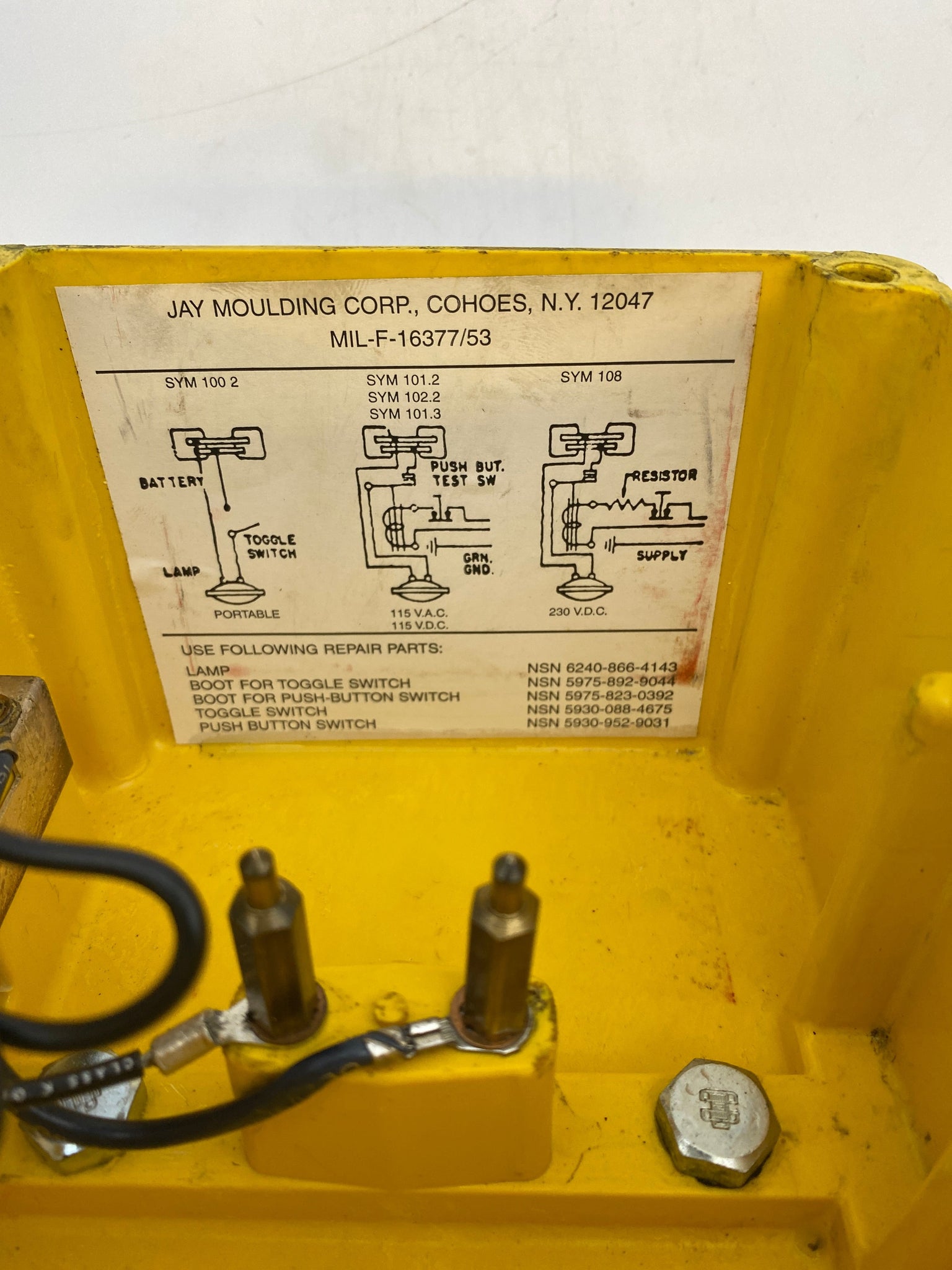 Jay Moulding MIL-F-16377/53 SYM 100.2 Hand Lantern, Portable (Used