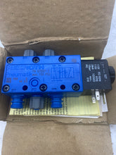 Load image into Gallery viewer, Rexroth PW-067697-00001 Solenoid/Directional Valve (New)