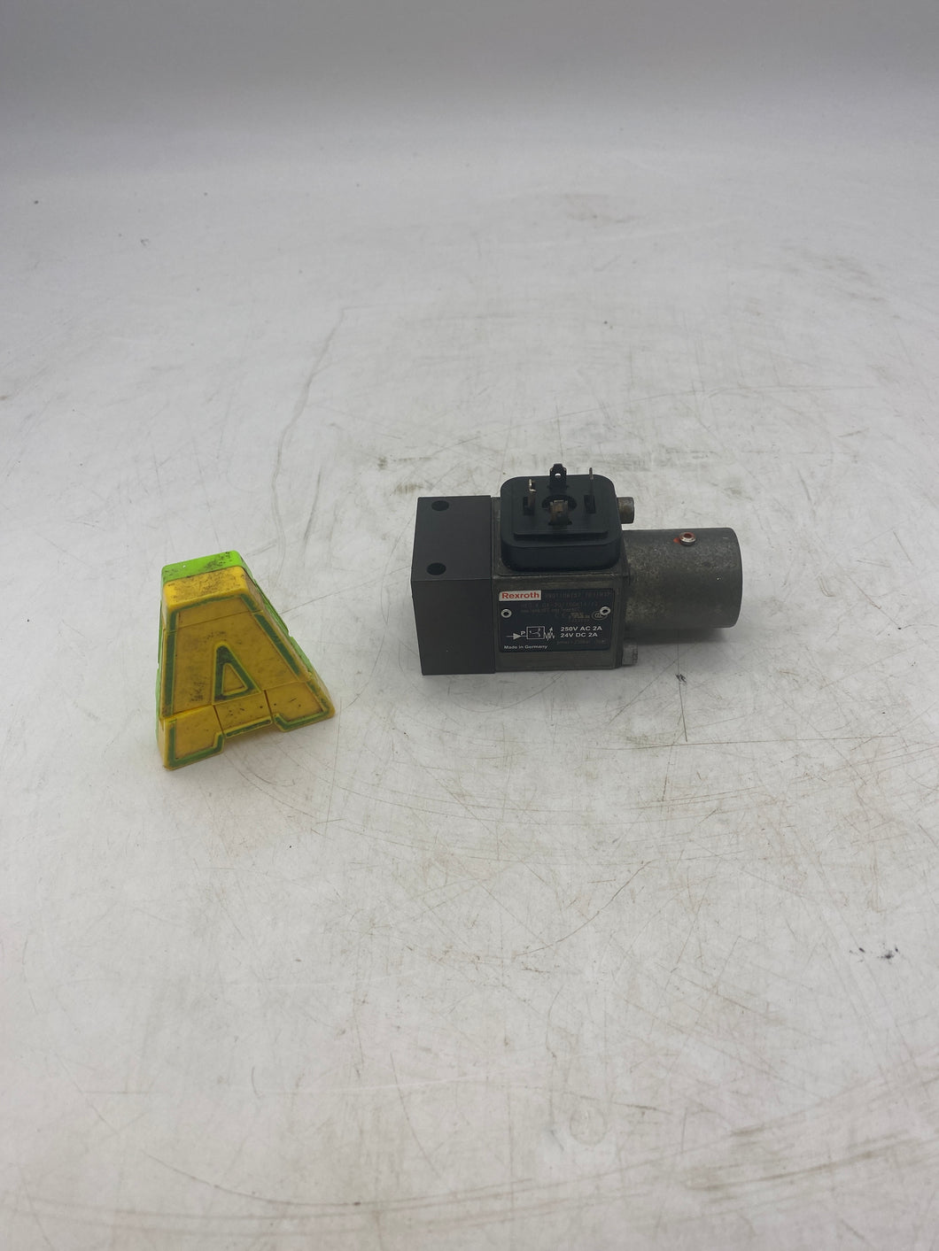 Rexroth R901106257 Pressure Switch (Used)