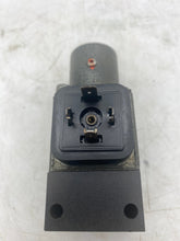 Load image into Gallery viewer, Rexroth R901106257 Pressure Switch (Used)