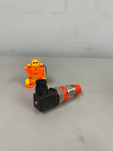 Load image into Gallery viewer, Danfoss MBS3100 060G3532 Pressure Transmitter (New)