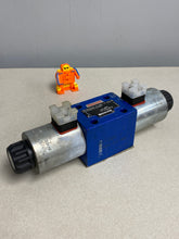 Load image into Gallery viewer, Rexroth Directional Valve R900591664, 4WE10D33/OFCG24NK4 (No Box)