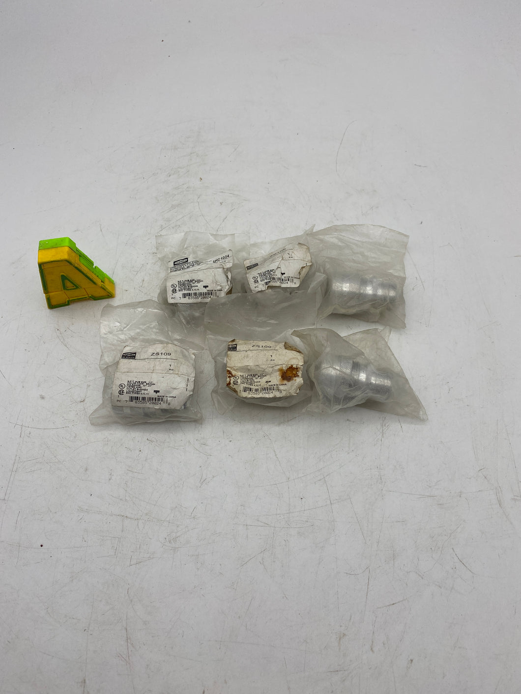 Hubbell SHC1024 & ZS109 Cord Connector *Lot of (6)* (New)