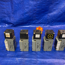 Load image into Gallery viewer, Eaton Cutler-Hammer E51SPL/E51DS5/E51RN Sensor, *Lot of (6) Sensors* (Used)