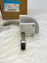 Load image into Gallery viewer, Cooper Crouse-Hinds LCC010 Cable Tray Conduit Clamp, 4&quot; (New)