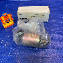 Load image into Gallery viewer, Parker 1301552 Hydraulic Valve (Open Box)