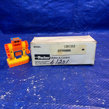 Load image into Gallery viewer, Parker 1301552 Hydraulic Valve (Open Box)