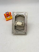 Load image into Gallery viewer, Eaton Crouse-Hinds EDS2184-SA-RS Expl. Proof Front Op. Pushbutton (Used)