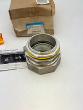 Load image into Gallery viewer, Eaton Crouse-Hinds LT400G-SA Liquidtight Straight Connect w/ Grounding Lug, 4&quot; (New)