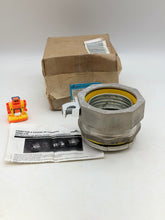 Load image into Gallery viewer, Eaton Crouse-Hinds LT400G-SA Liquidtight Straight Connect w/ Grounding Lug, 4&quot; (New)